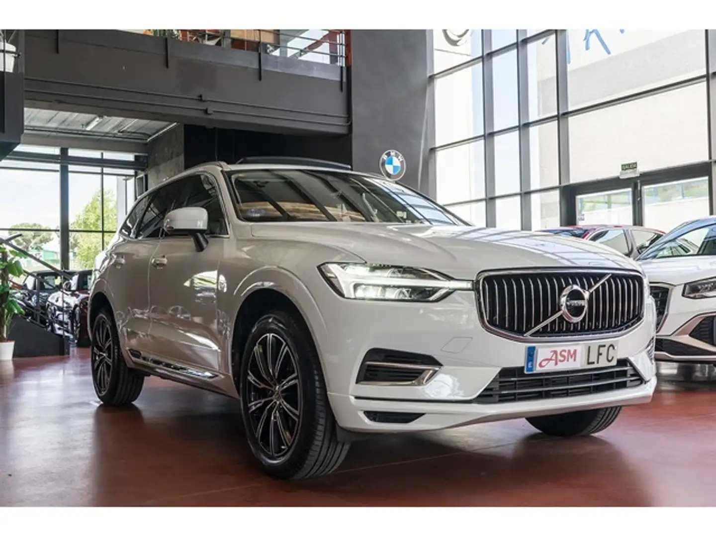 Volvo XC60 T8 Twin Inscription Beyaz - 2