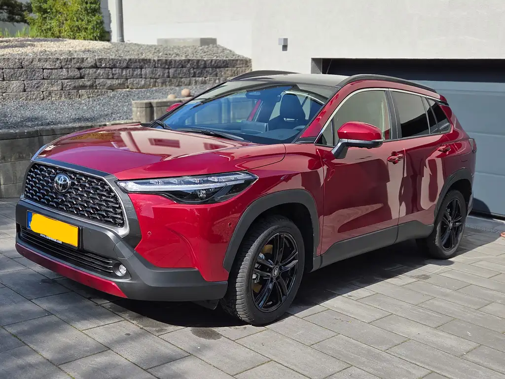 Toyota Corolla Cross 2025 из Европы — купить под ключ