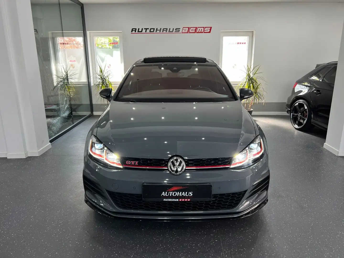 Volkswagen Golf VII Lim. GTI TCR *PANO*AKRA*DYNO*ACC*DCC* Grijs - 1