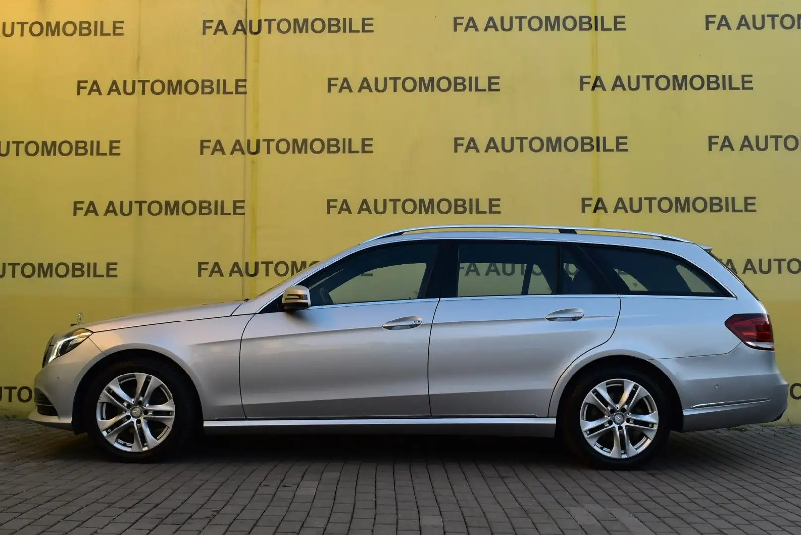 Mercedes-Benz E 220 T CDI BlueEff./KLIMA/NAVI/SHZ/PDC/AHK/LED/ Серебристый - 2
