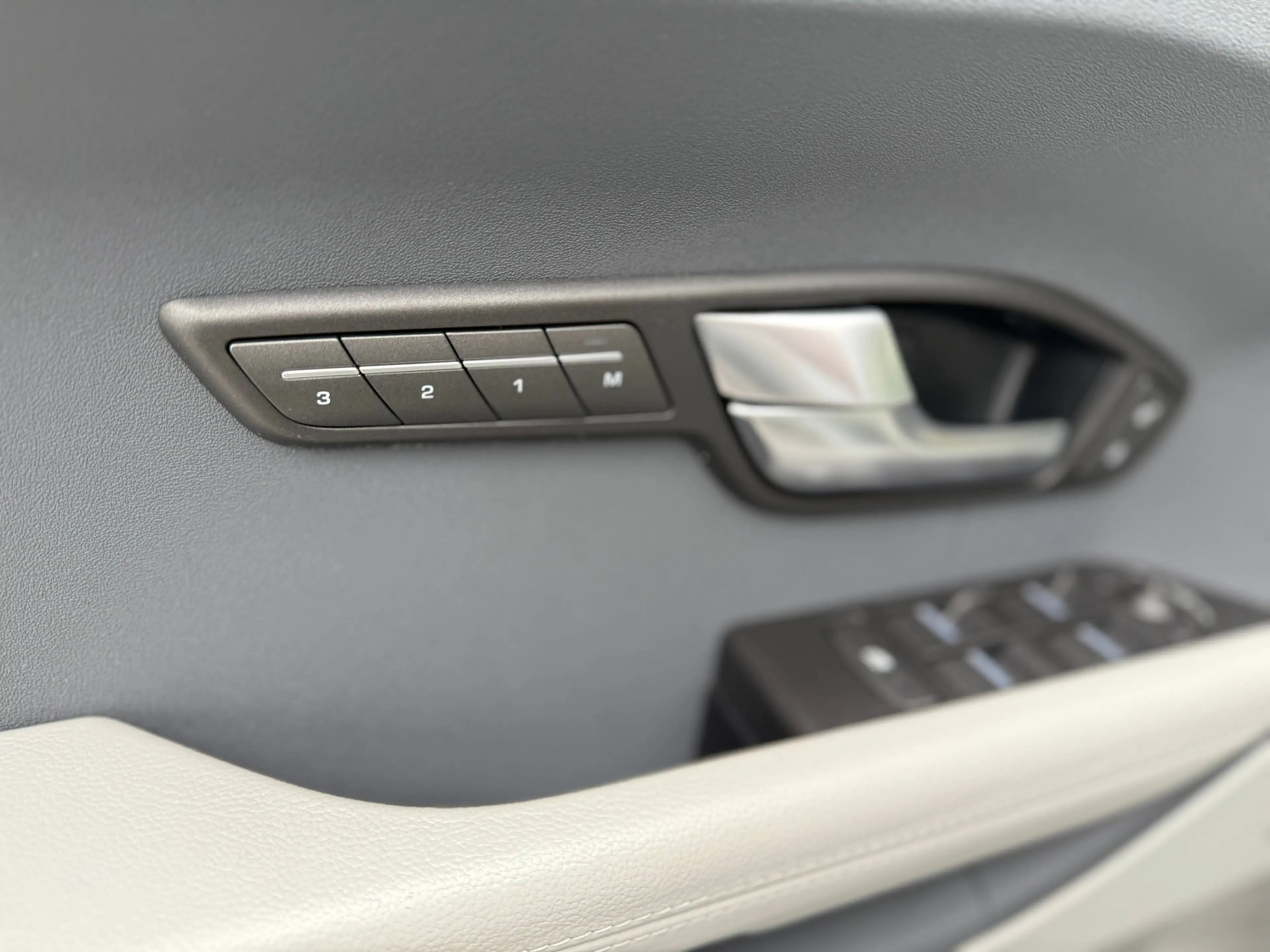 Land Rover Range Rover Evoque 2.2 TD4 Automatik Allrad | NUR 89.000 KM | TÜV NEU | — photo 15