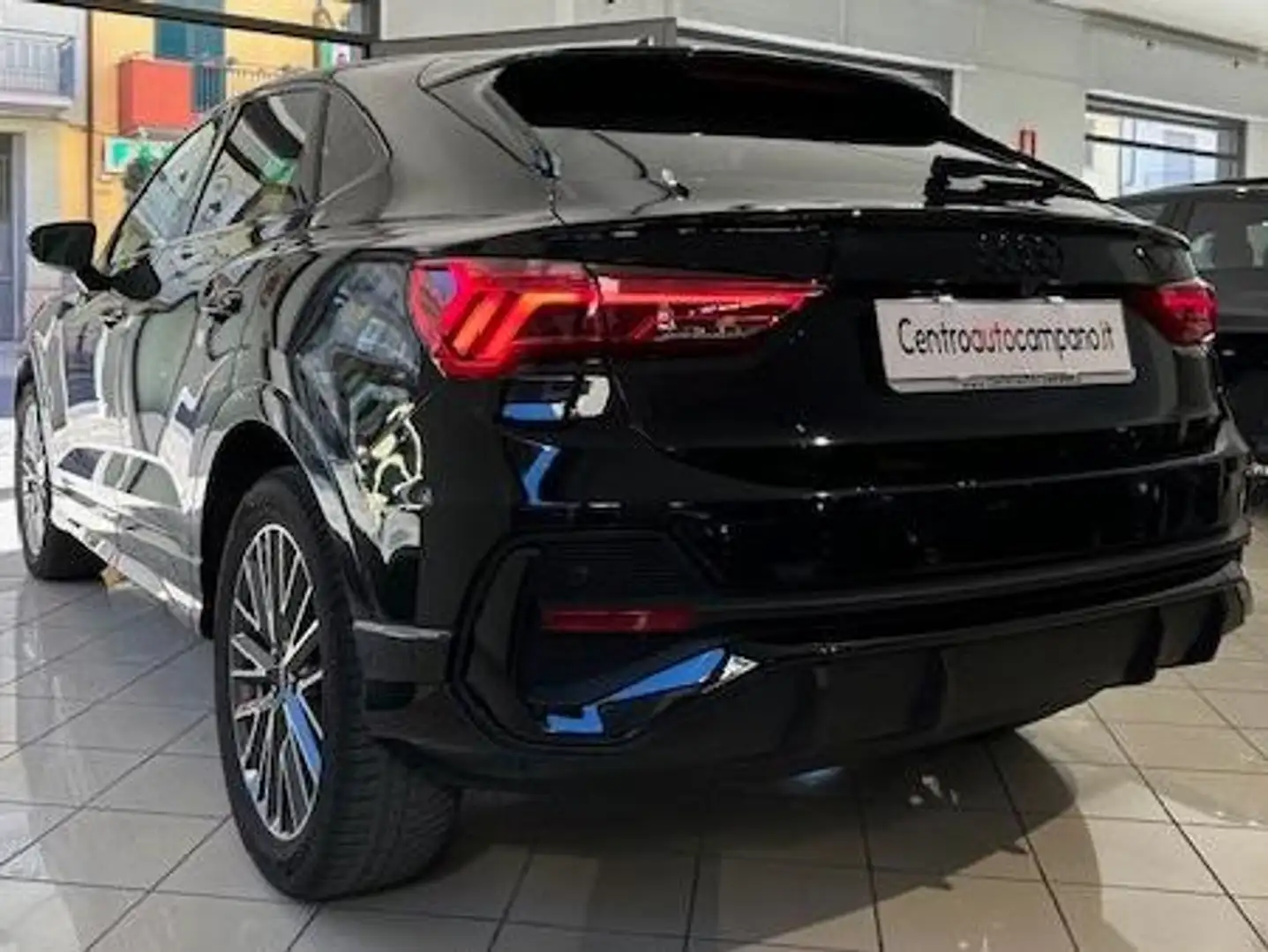 Audi Q3 Sportback 35 tdi S line Nero - 2