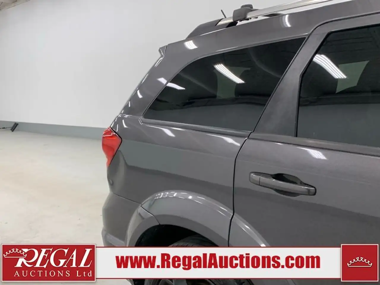 Dodge Journey снимка Dodge Journey