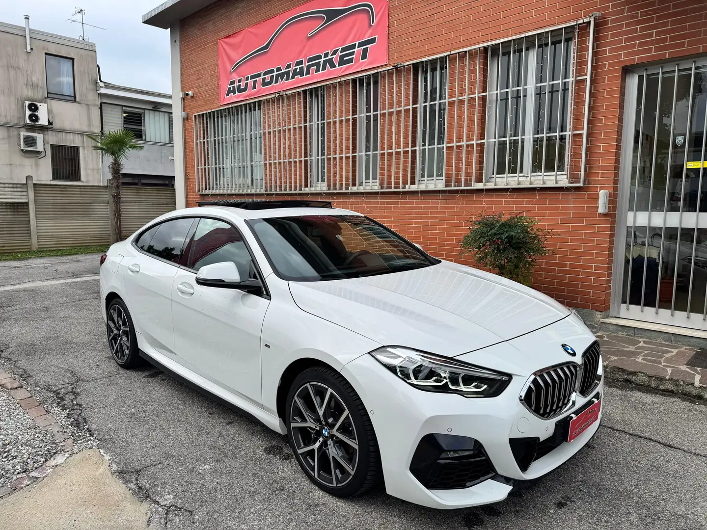 BMW 218 d Gran Coupe Msport auto TETTO Wit - 1
