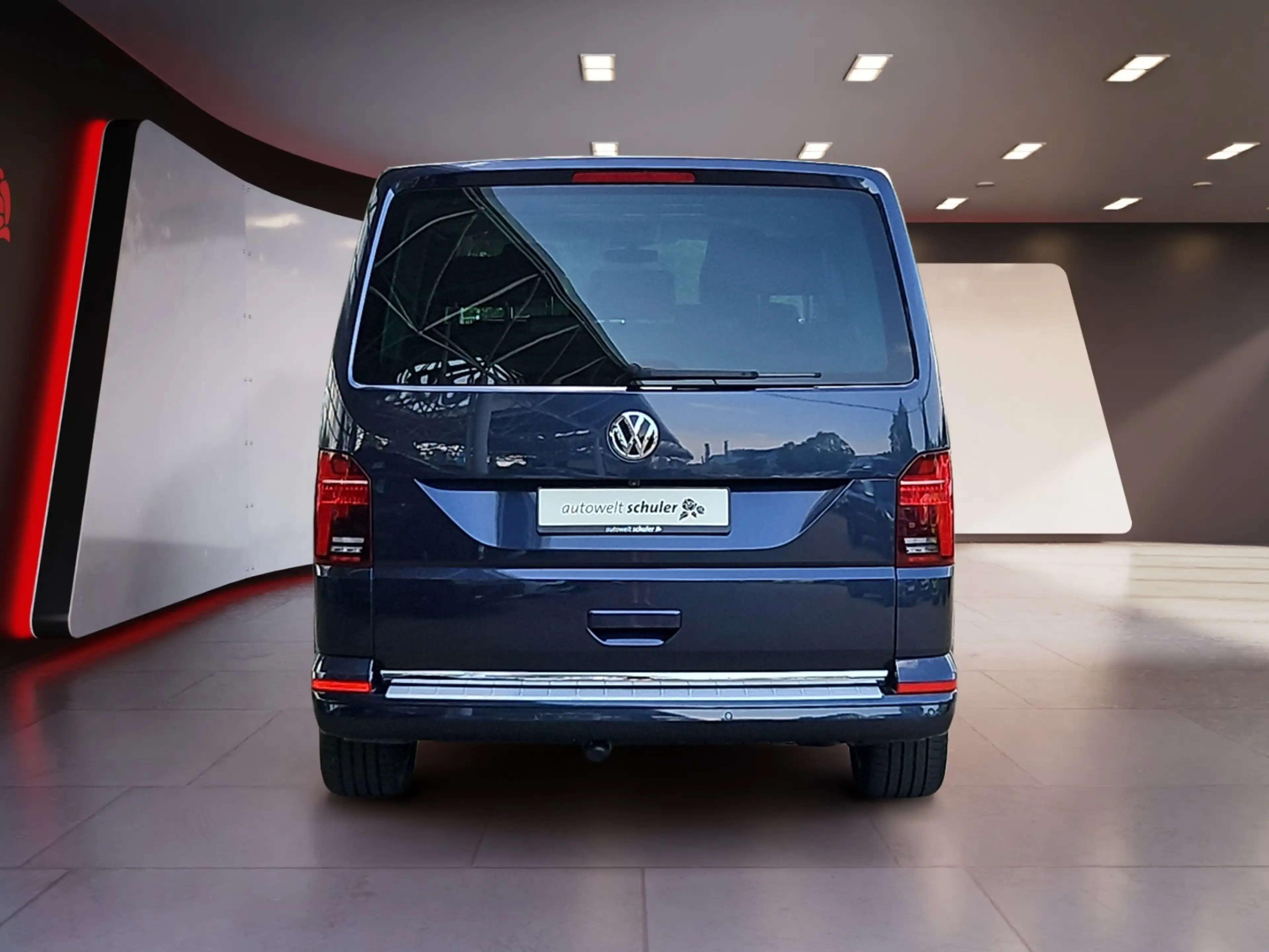 Volkswagen T6.1 Multivan 2,0 TDI DSG 4motion Highline — photo 5