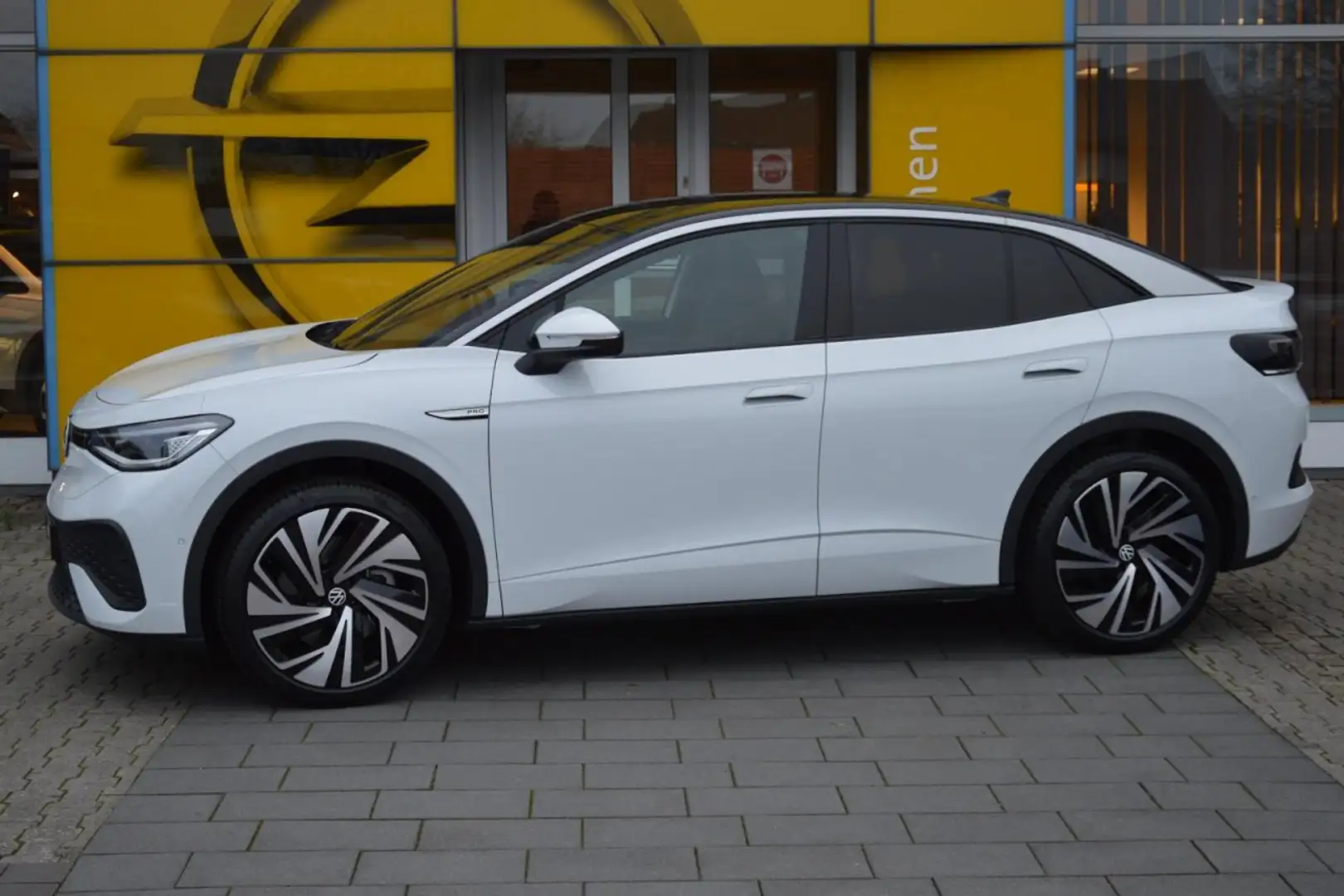 Volkswagen ID.5 Performance AHK/Pano/Head Up/ ACC/ IQ Weiß - 2