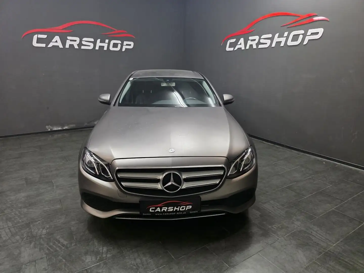 Mercedes-Benz E 220 d Weiß - 1
