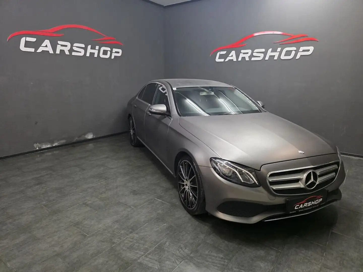Mercedes-Benz E 220 d Weiß - 2