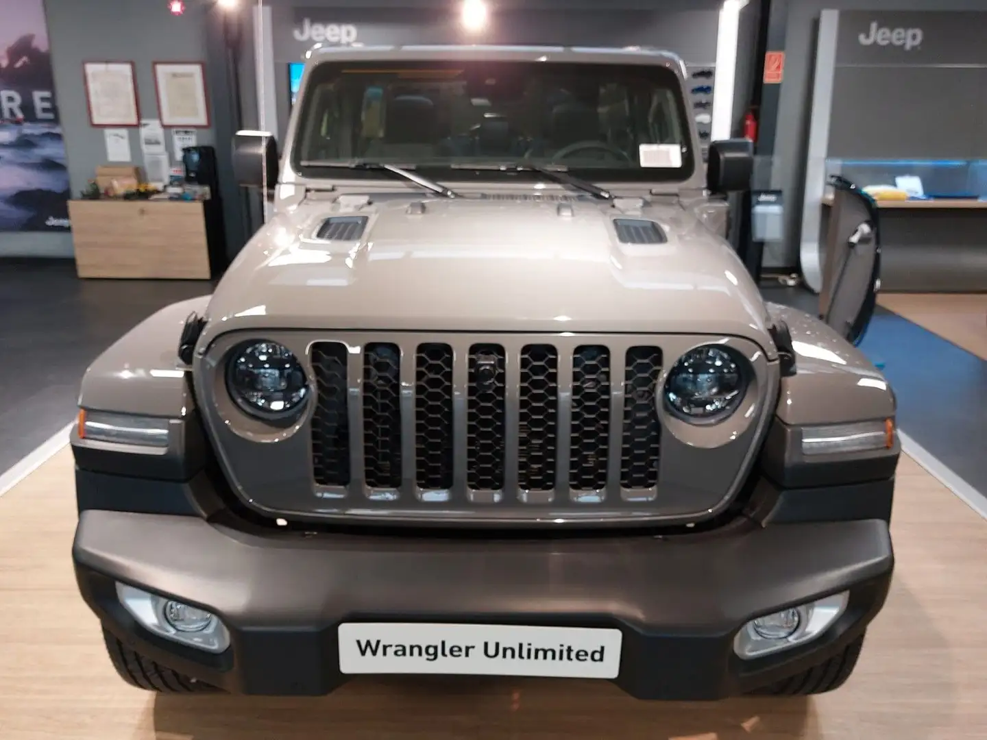 Jeep Wrangler Unlimited 2.0 380PS Sahara MY23 Sky one Gris - 2