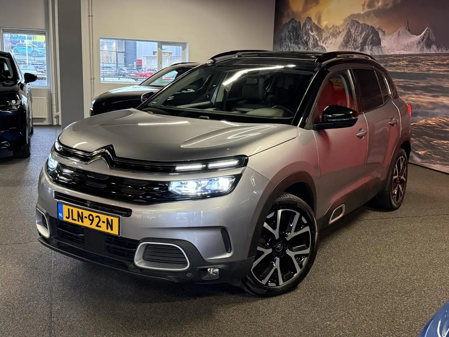 Citroen C5 Aircross 1.2 PureTech Shine | Panoramadak | Massage | Leder Grijs - 2