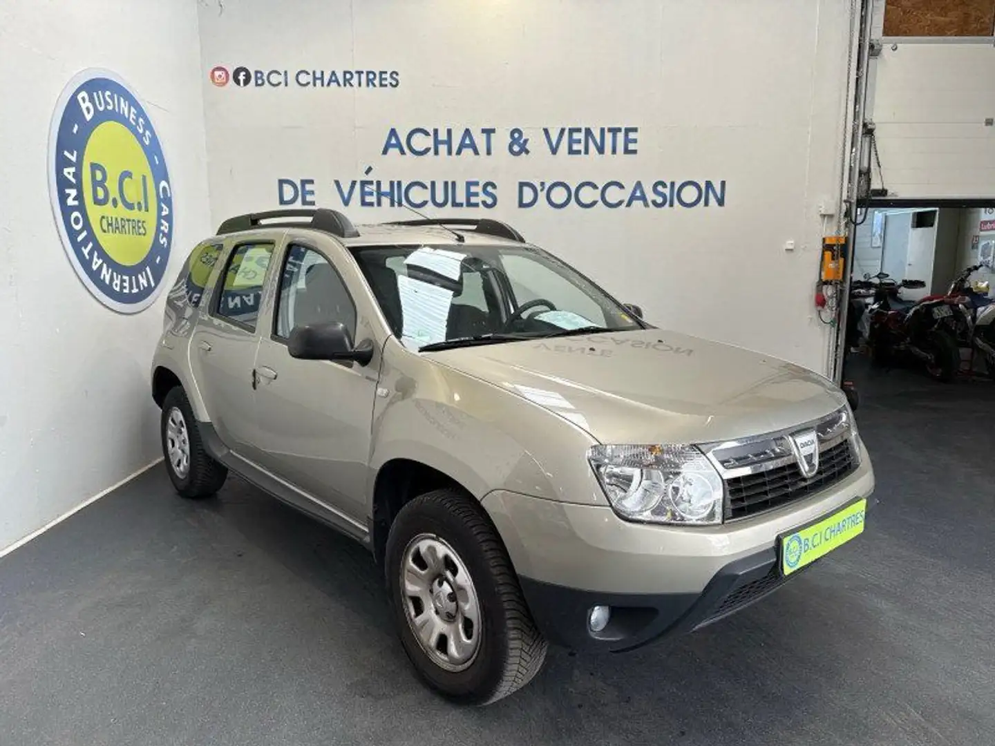 Dacia Duster 1.6 16V 105CH LAUREATE 4X4 Gris - 2
