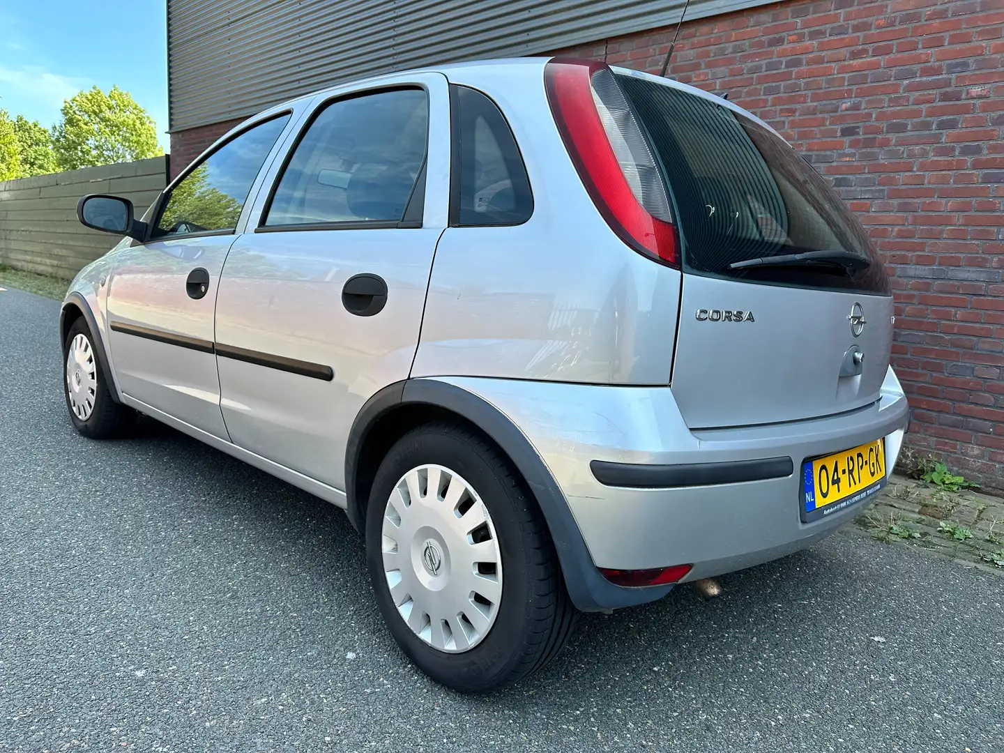 Opel Corsa Corsa 1.2-16V Rhythm Zilver - 2