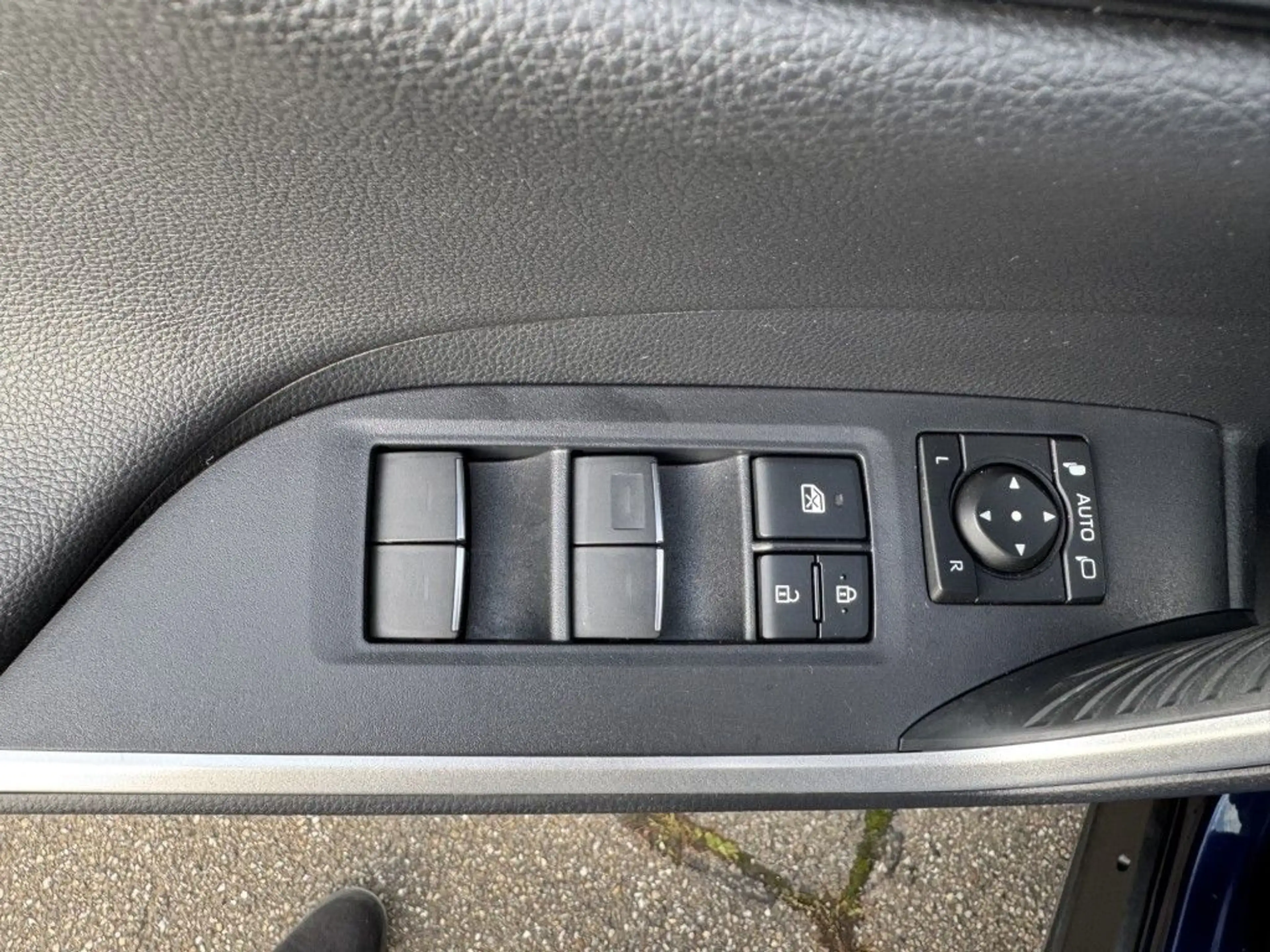 Suzuki Across Comfort+ PLUG-IN HYBRID — photo 10