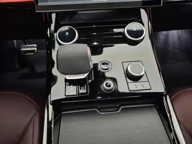 Land Rover Range Rover Sport view 10