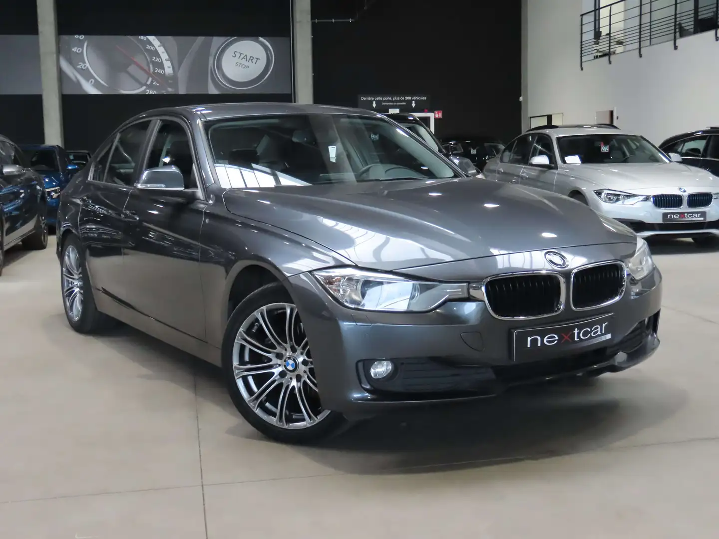 BMW 318 dA Berline ***FULL LED-CUIR-NAVI-PARKING AV\u0026AR*** Gris - 2