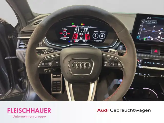 Audi RS4 Avant view 10