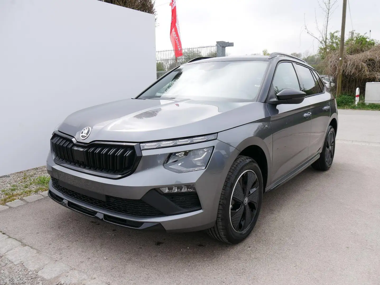 Skoda Kamiq Monte Carlo 1,5 TSI DSG*AHK-SCHWENKBAR*PDC*MATR... Grau - 1
