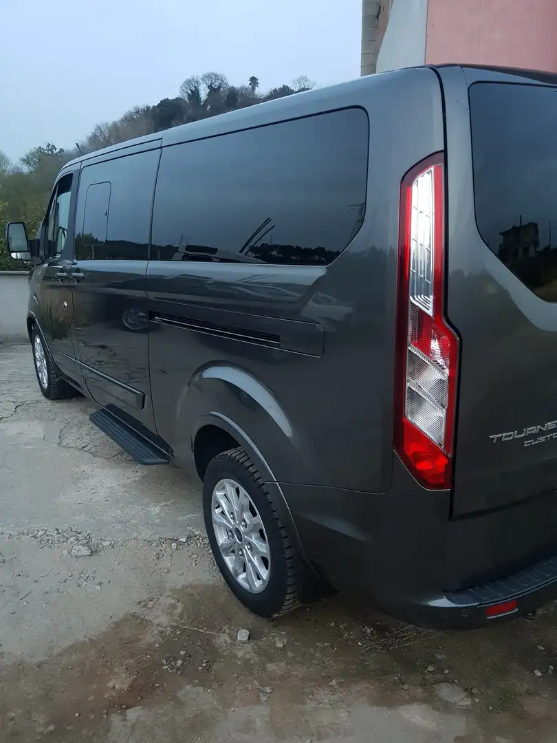 Ford Tourneo Custom Marrone - 2