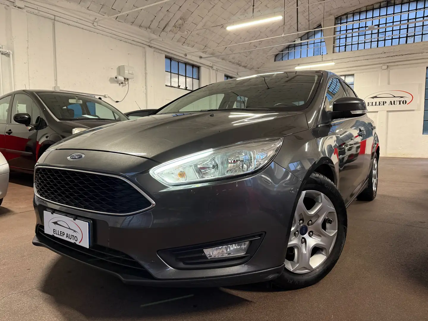 Ford Focus Focus IV 2015 5p 1.0 ecoboost Plus s Gris - 1