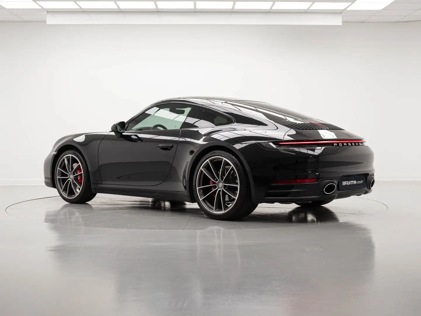 Porsche 911 Carrera Noir - 2