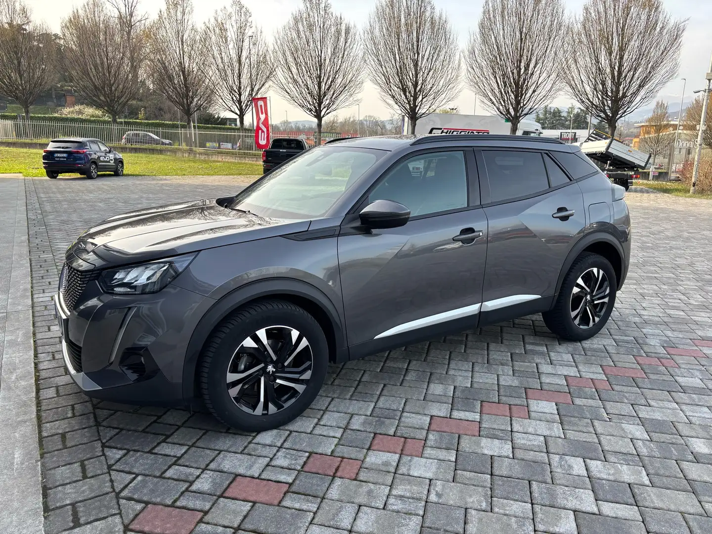 Peugeot 2008 2008 1.2 puretech Allure s Grigio - 1
