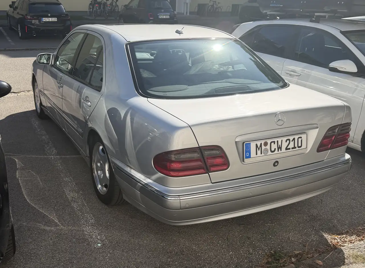 Mercedes-Benz E 280 T 4-Matic Elegance, foto 2