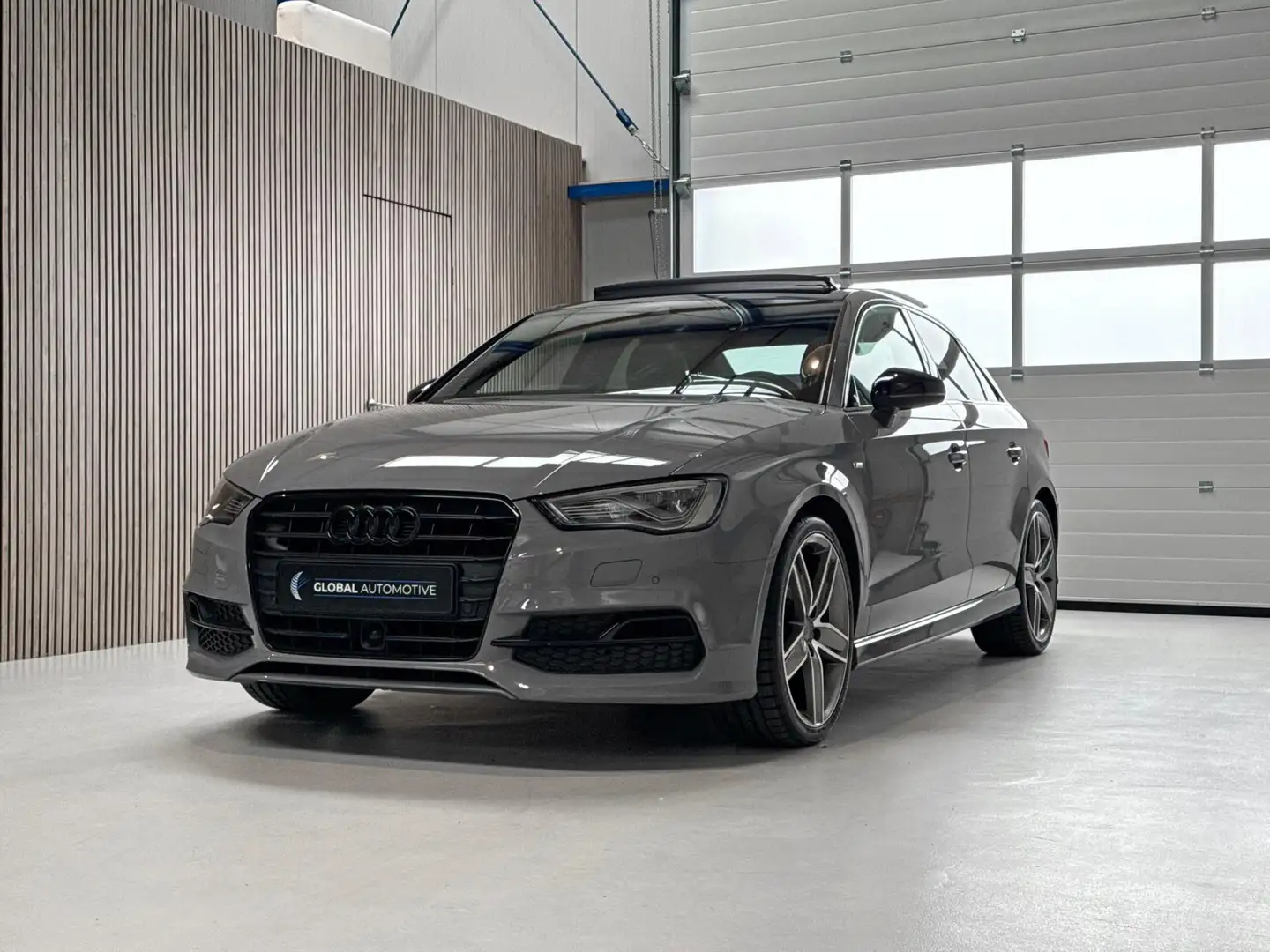 Audi A3 Limousine 1.4 TFSI ACT S Line Sportpakket ultra - Gris - 1