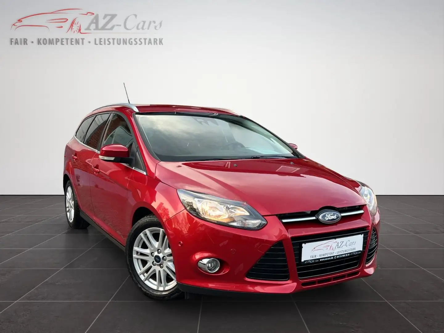 Ford Focus Turnier Titanium *NAVI*KEYLESS*KAMERA*SHZ* Rot - 2