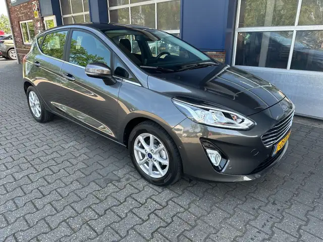 Ford Fiesta view 5
