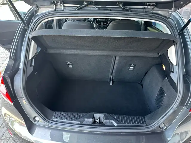 Ford Fiesta view 13