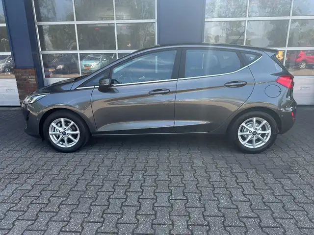 Ford Fiesta view 3