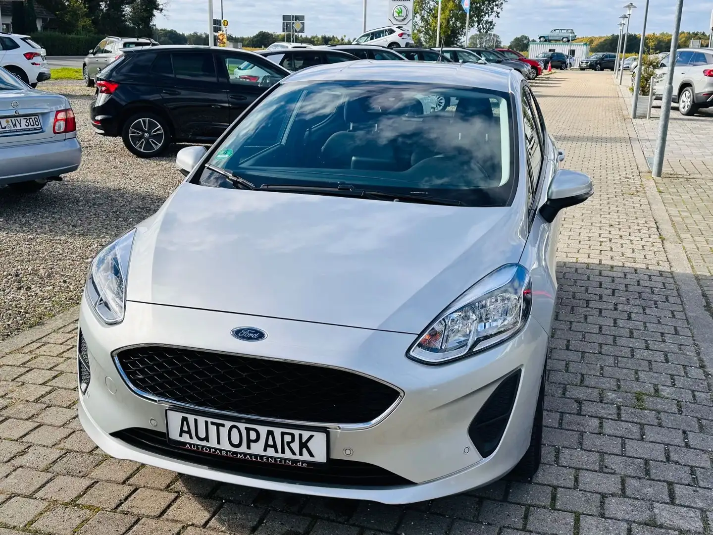 Ford Fiesta Cool & Connect *NAVI*TEMPOMAT*DAB* Silber - 2
