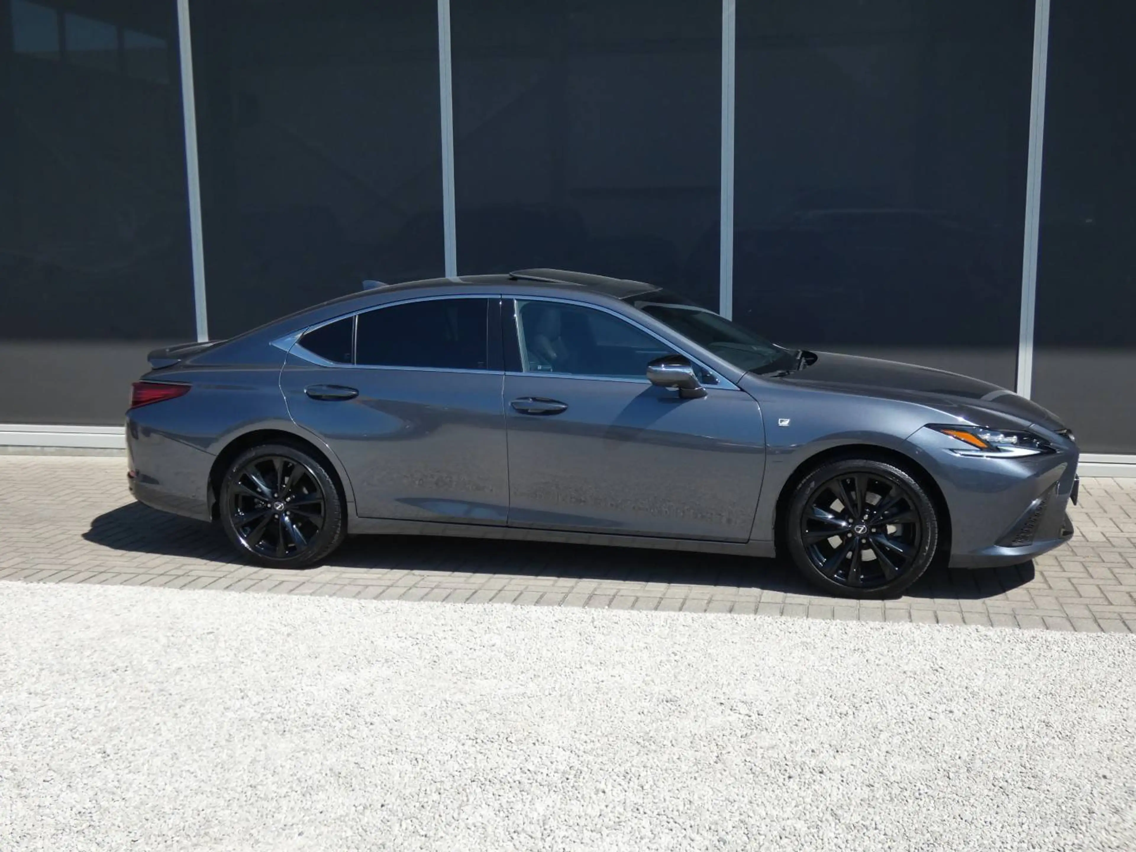 Lexus ES 300 F-SPORT LINE +Open dak +Mark levinson +360°Camera +LEDER +Head-up display +Elektrische koffer +Zetelmemory — photo 5