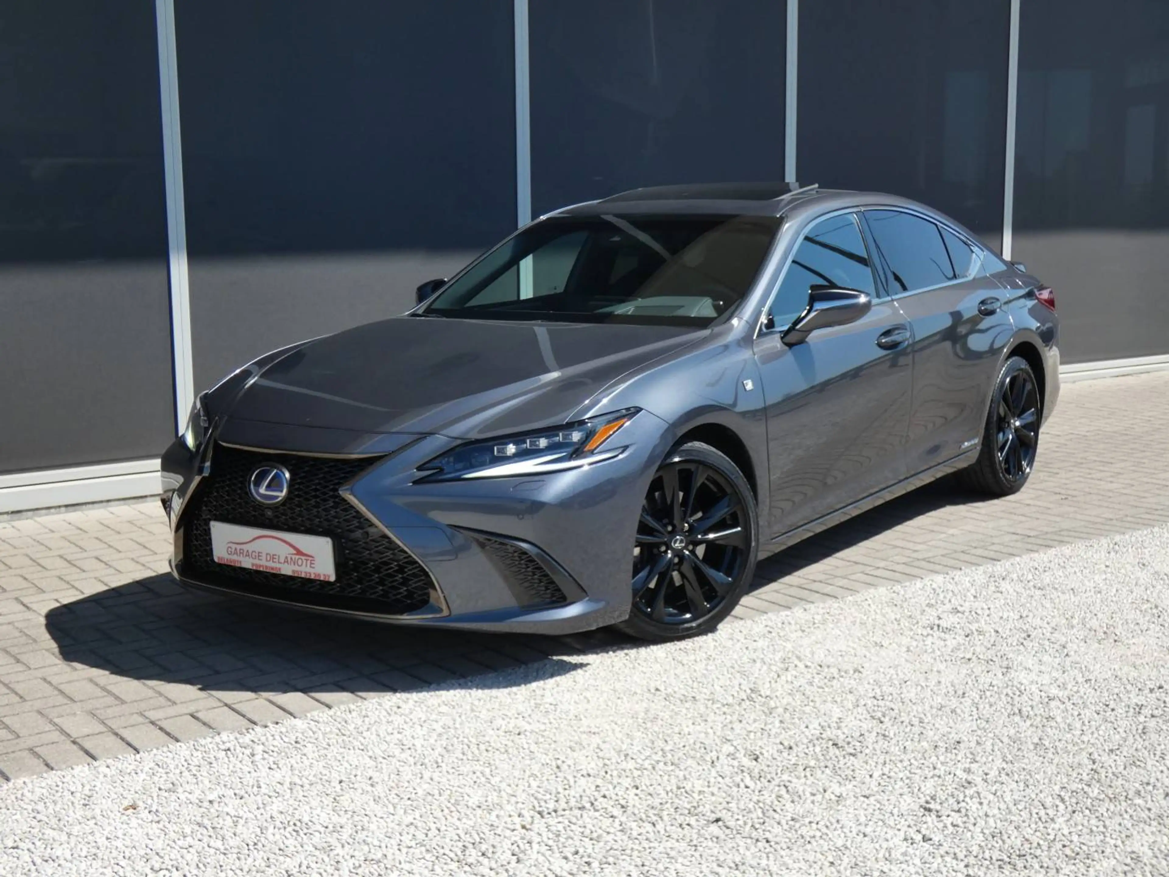 Lexus ES 300 F-SPORT LINE +Open dak +Mark levinson +360°Camera +LEDER +Head-up display +Elektrische koffer +Zetelmemory