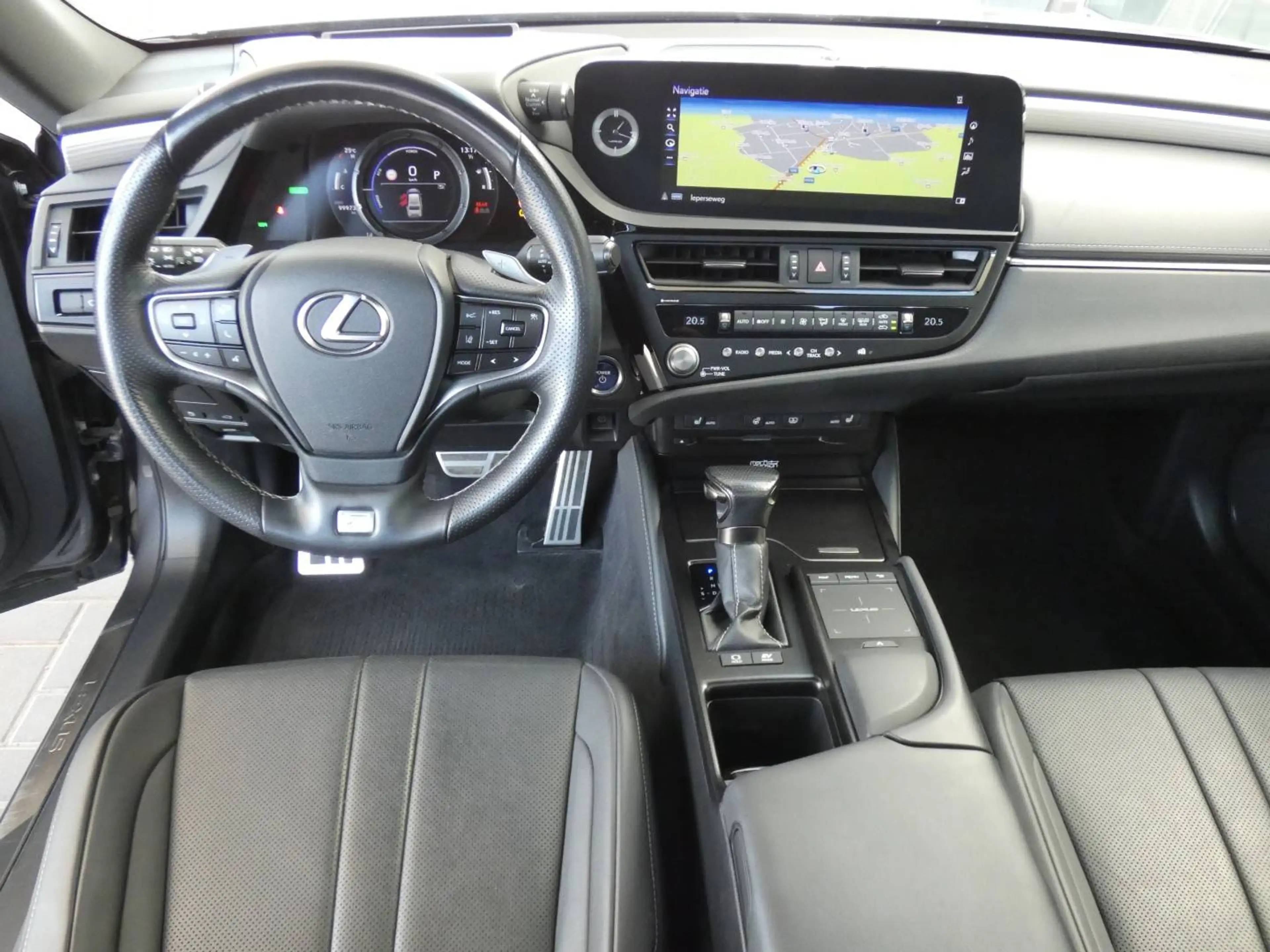 Lexus ES 300 F-SPORT LINE +Open dak +Mark levinson +360°Camera +LEDER +Head-up display +Elektrische koffer +Zetelmemory — photo 13