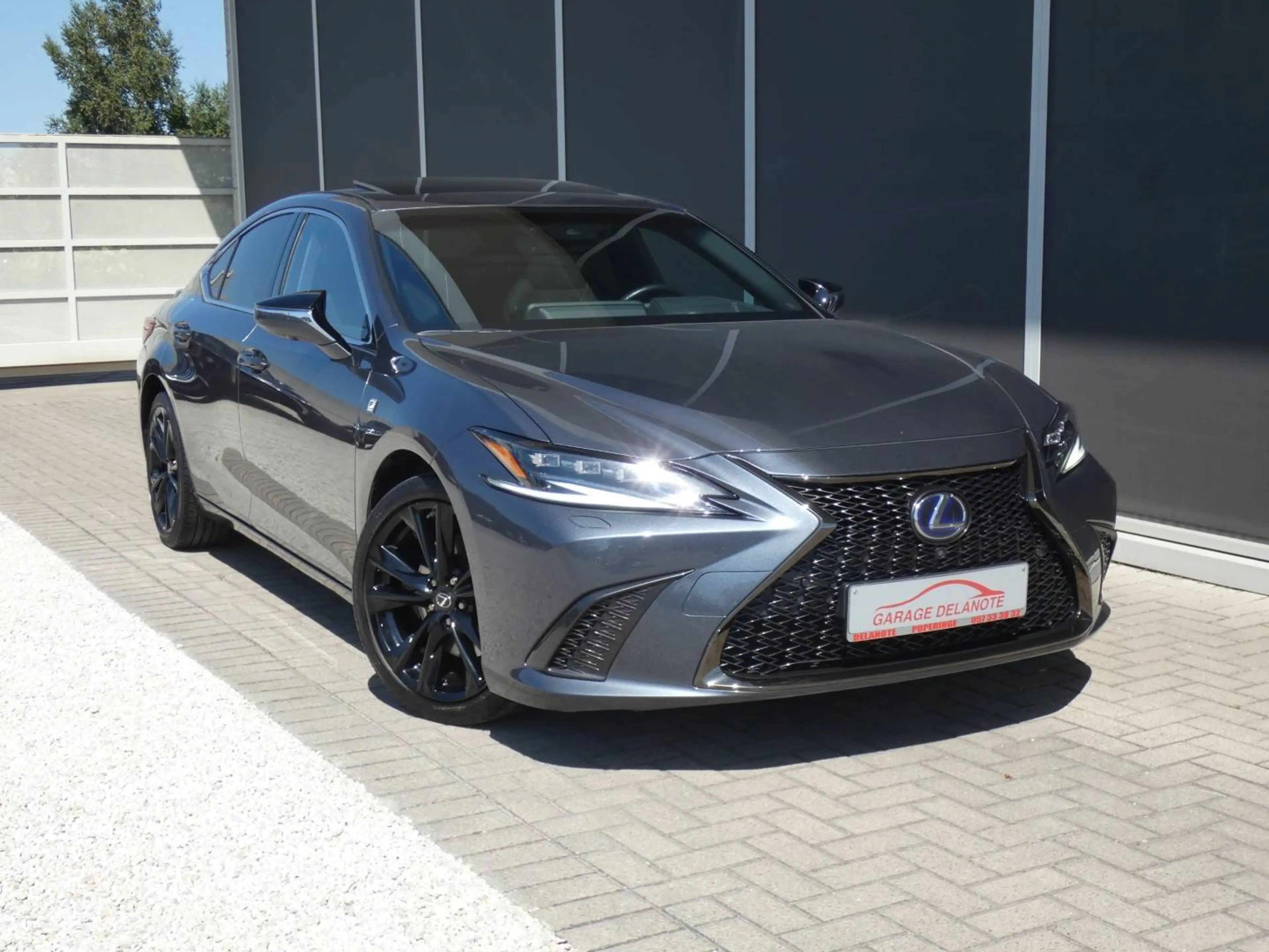 Lexus ES 300 F-SPORT LINE +Open dak +Mark levinson +360°Camera +LEDER +Head-up display +Elektrische koffer +Zetelmemory — photo 2