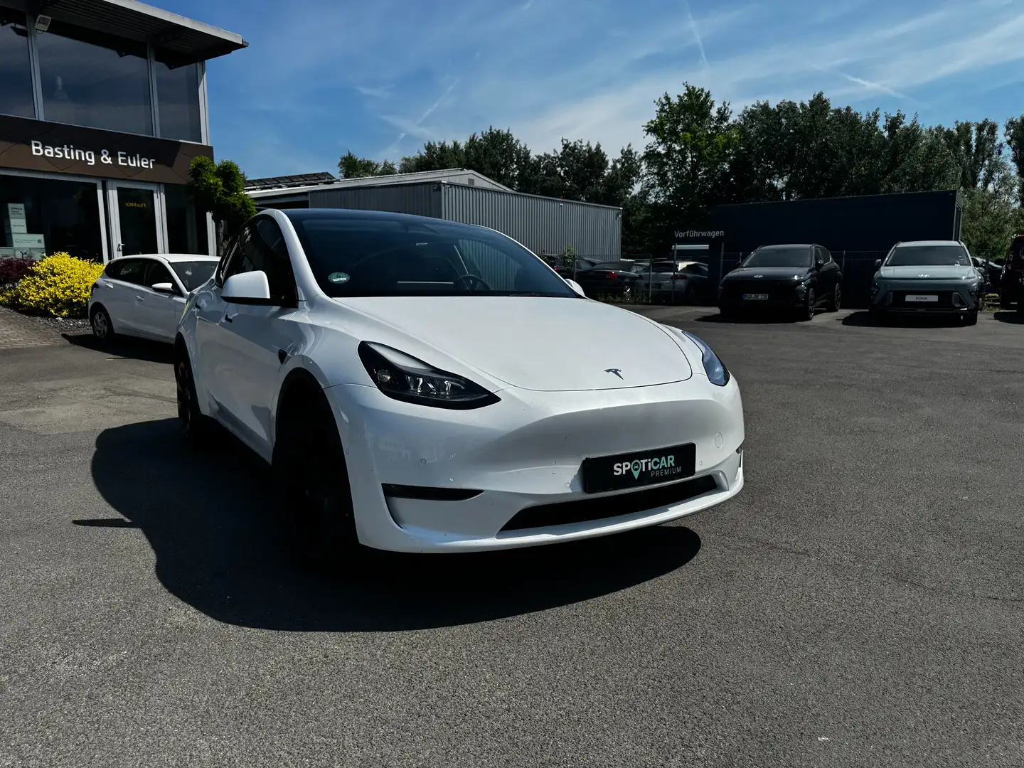 Tesla Model Y Model Y Long Range Dual Motor AWD Bílá - 1
