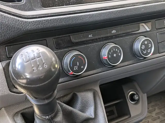 Volkswagen Crafter view 12