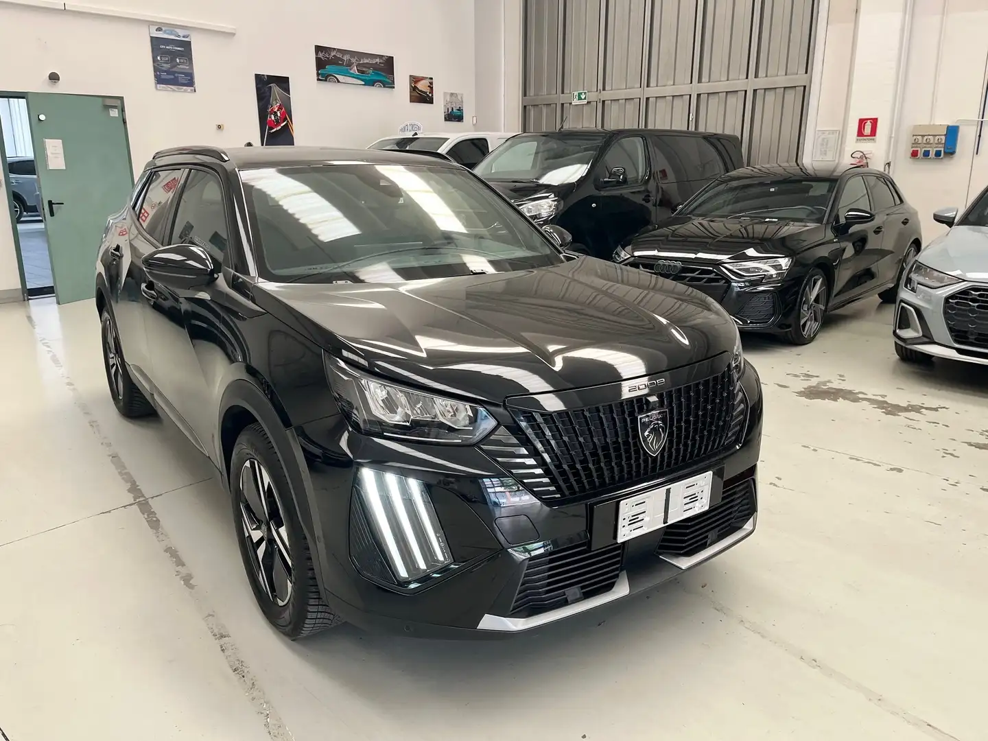 Peugeot 2008 1.2 puretech Allure EAT8 Noir - 1