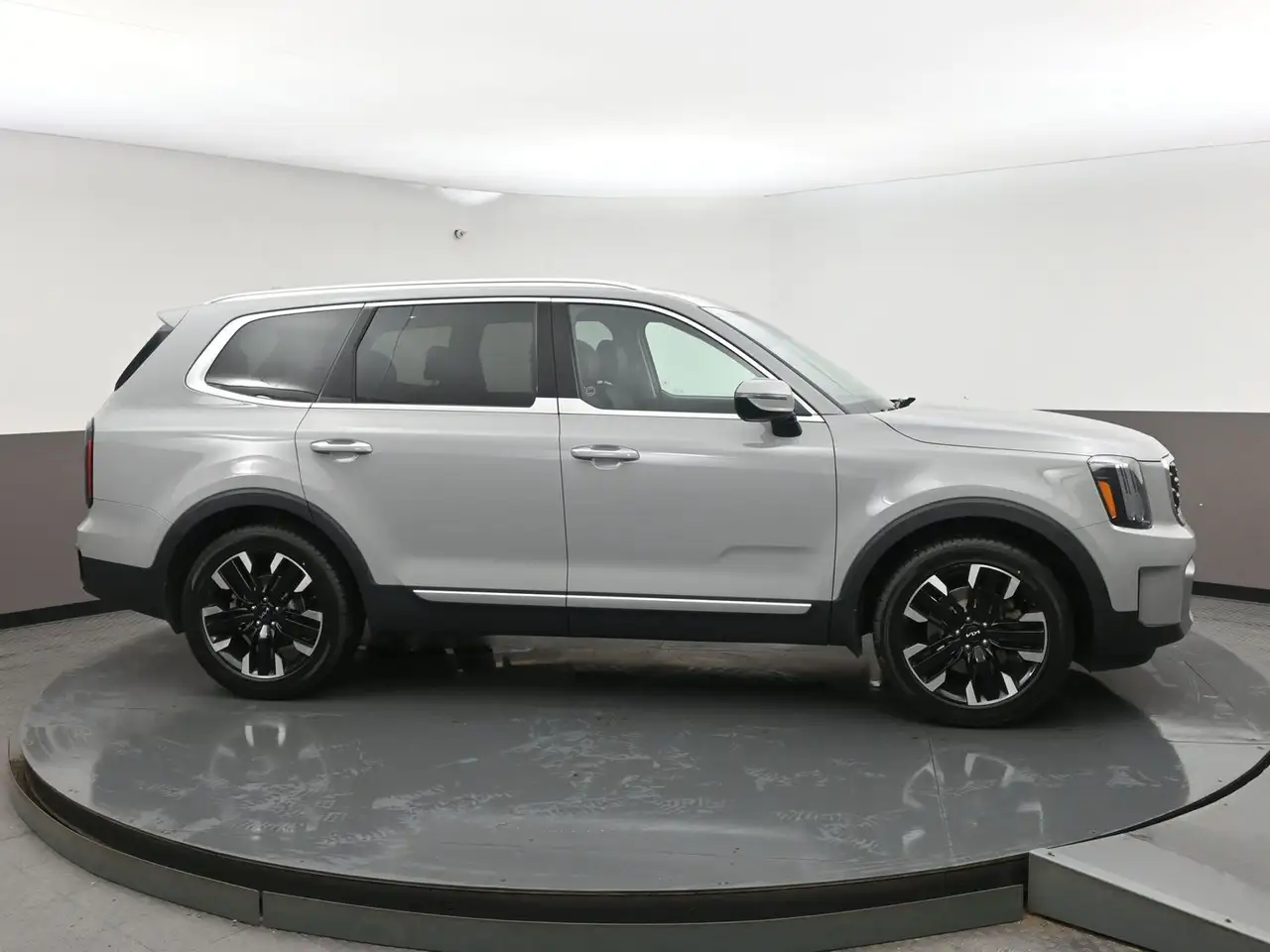 Kia Telluride снимка Kia Telluride