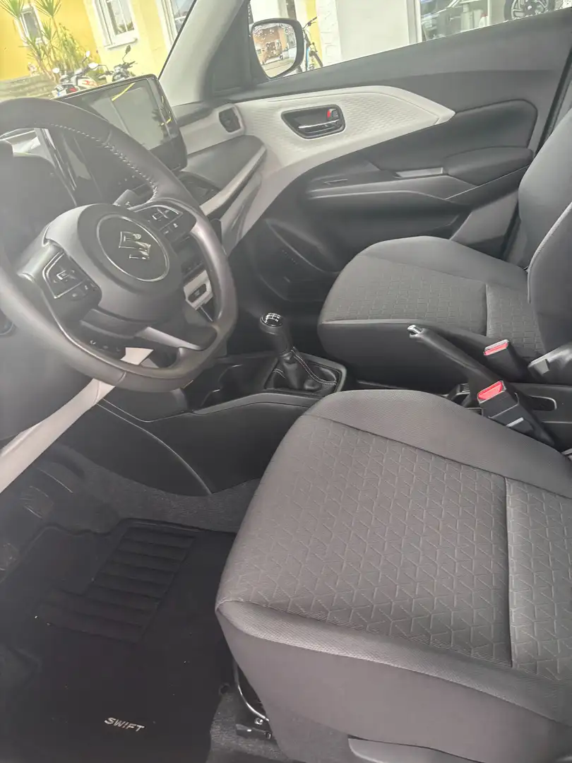 Suzuki Swift Swift 1.2 Dualjet Hybrid Allgrip MT Comfort Grau - 2