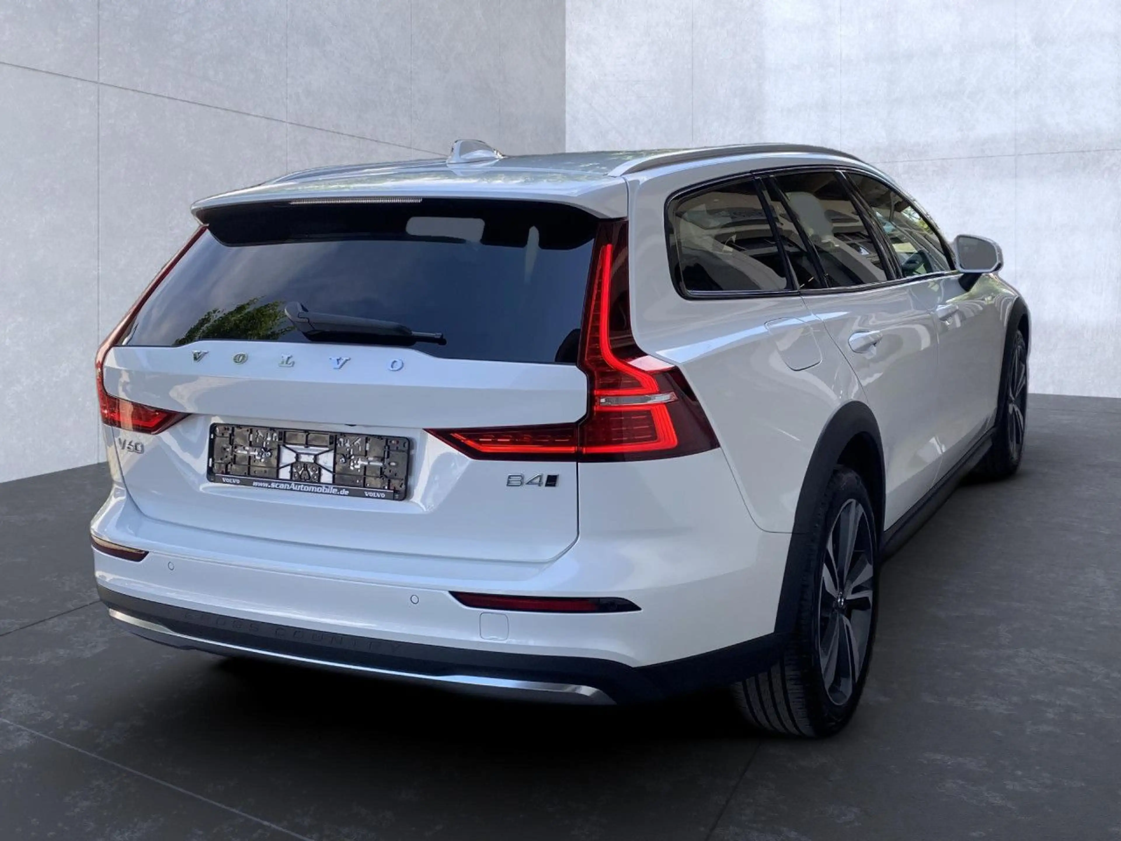 Volvo V60 Cross Country V60 CC Plus AWD Bluetooth LED Vollleder Klima — photo 4