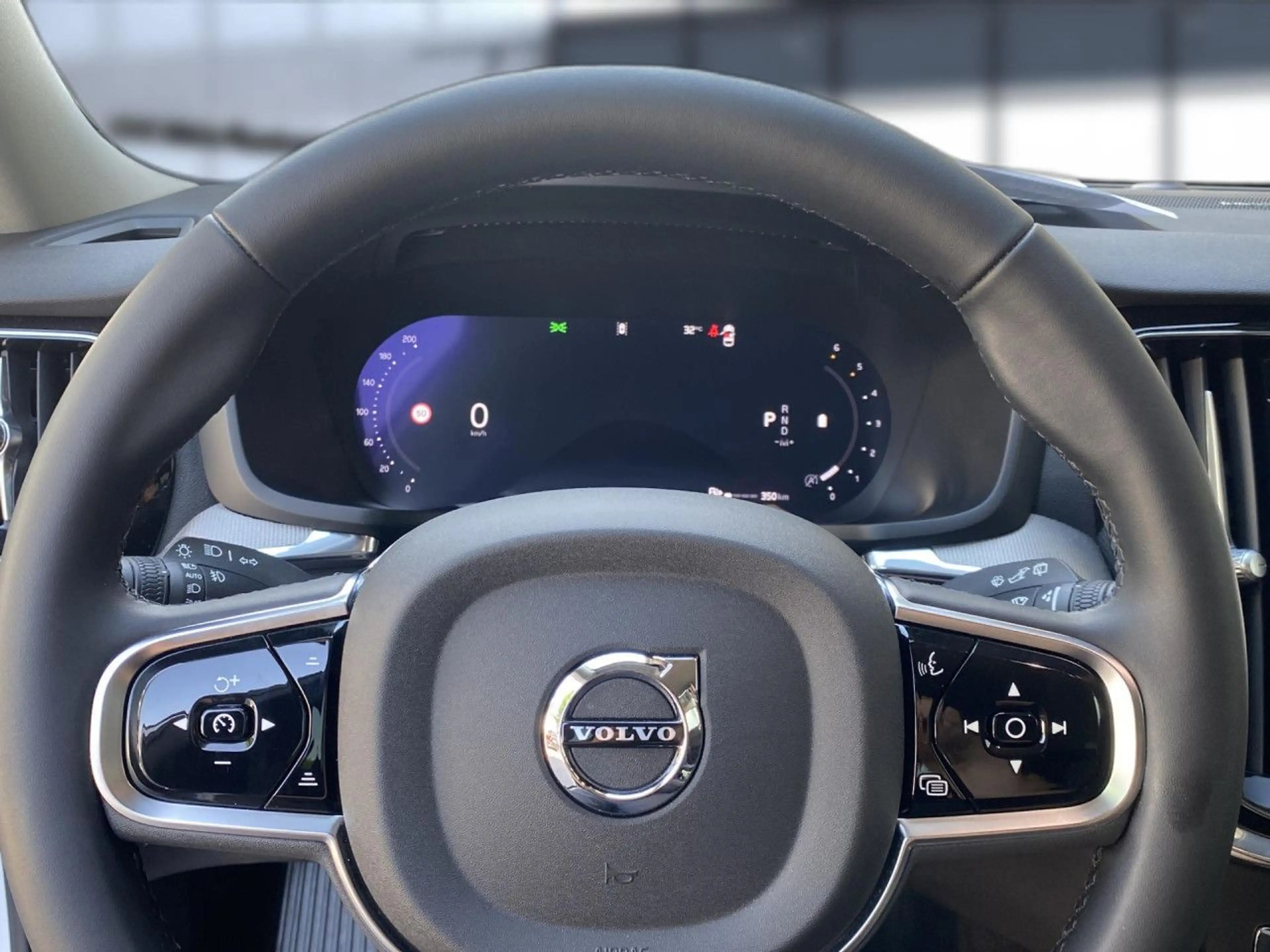 Volvo V60 Cross Country V60 CC Plus AWD Bluetooth LED Vollleder Klima — photo 14