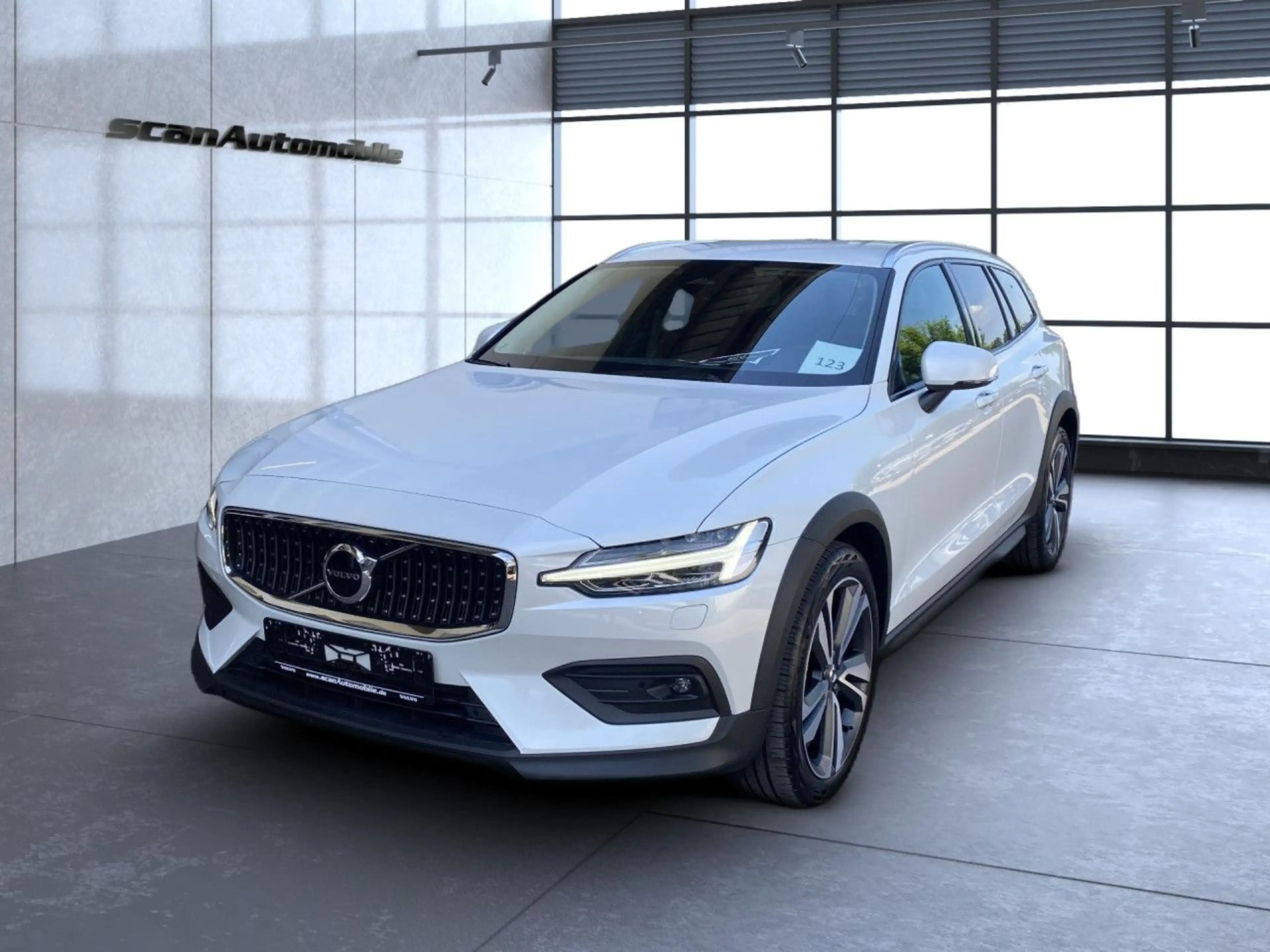 Volvo V60 Cross Country V60 CC Plus AWD Bluetooth LED Vollleder Klima — photo 2