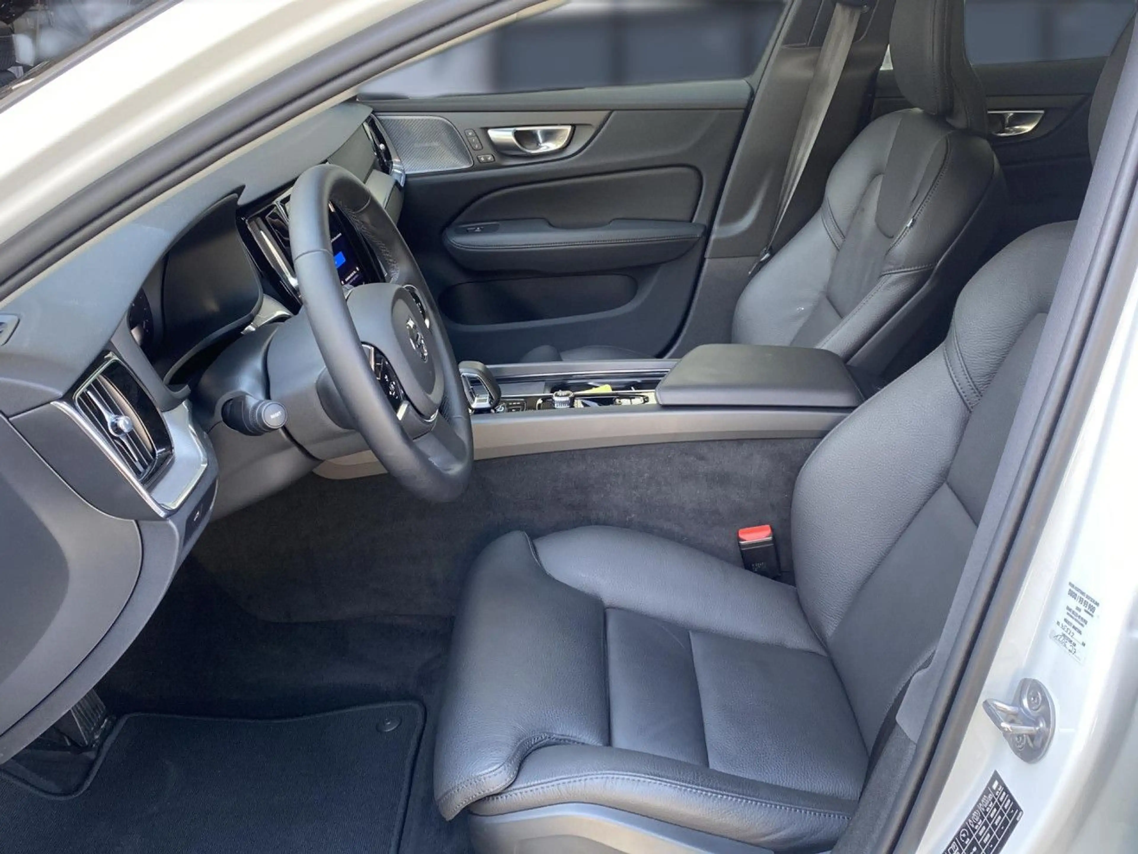 Volvo V60 Cross Country V60 CC Plus AWD Bluetooth LED Vollleder Klima — photo 12