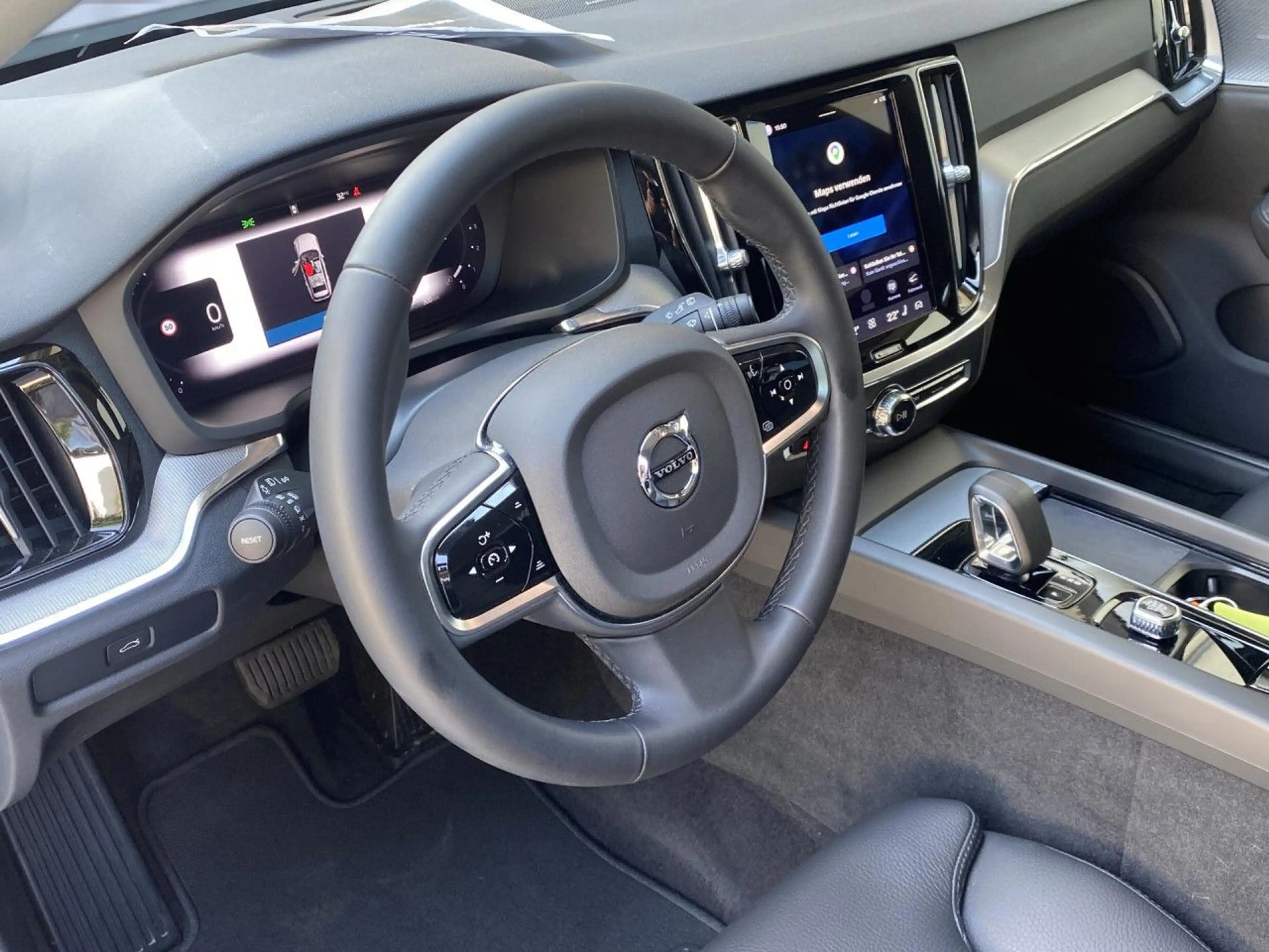 Volvo V60 Cross Country V60 CC Plus AWD Bluetooth LED Vollleder Klima — photo 13