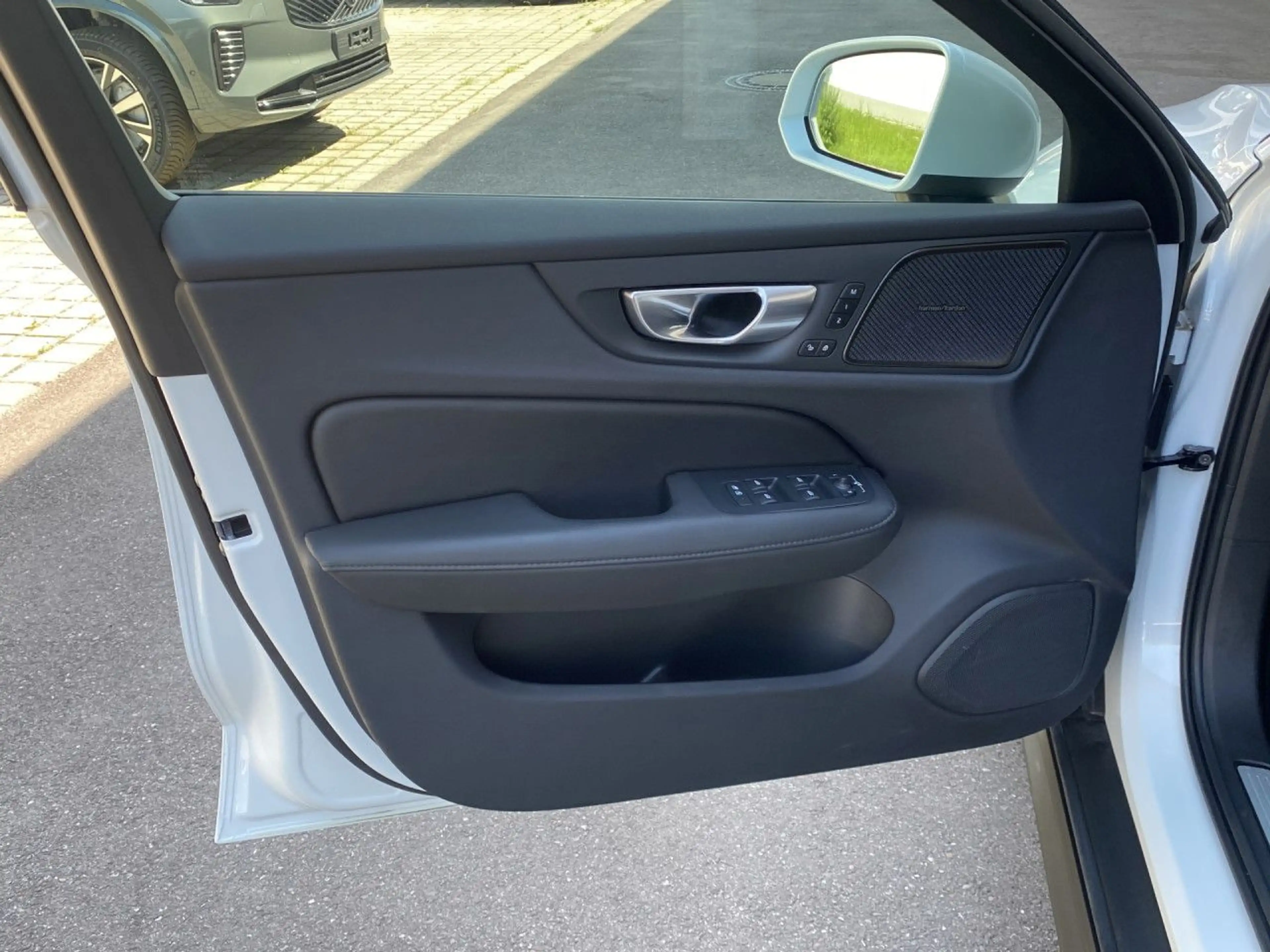 Volvo V60 Cross Country V60 CC Plus AWD Bluetooth LED Vollleder Klima — photo 10
