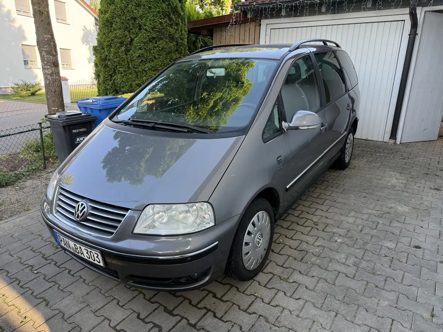 Volkswagen Sharan Comfortline (11.2004->) Grau - 1