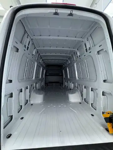 Mercedes-Benz Sprinter view 9