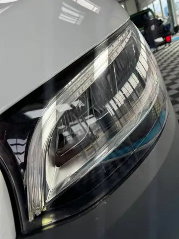Mercedes-Benz Sprinter view 11